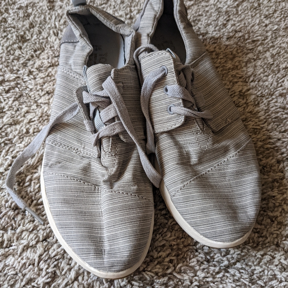 Tom's sneakers